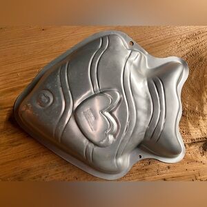 Wilton fish cake pan